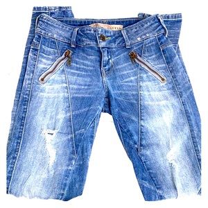 Guess size 25 skinny low rise jeans